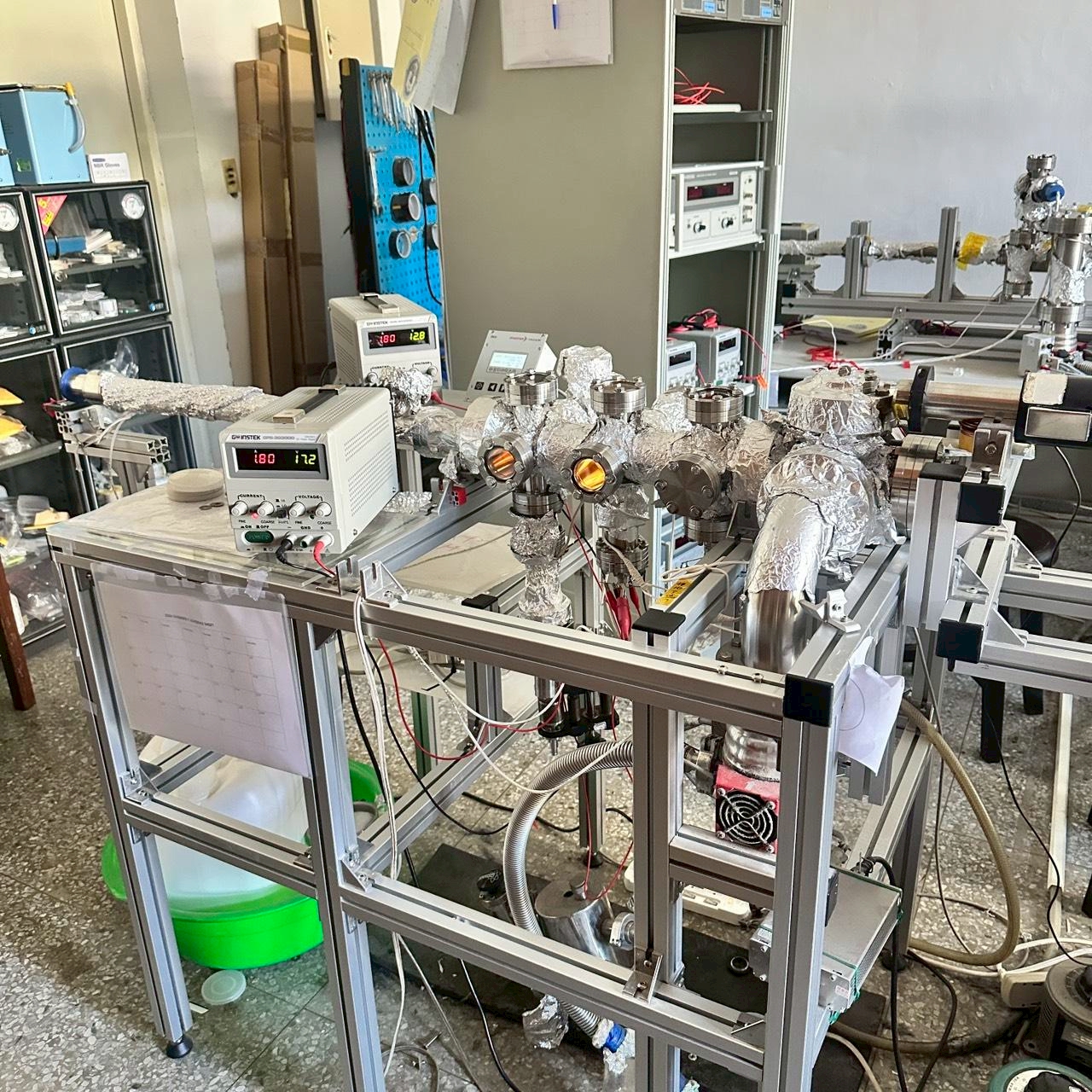 UHV e-beam Evaporation System